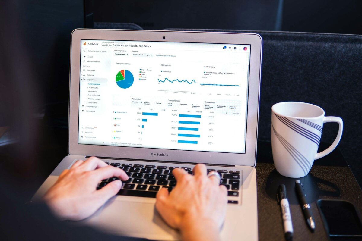 Waarom online marketing uitbesteden jouw bedrijf kan helpen groeien